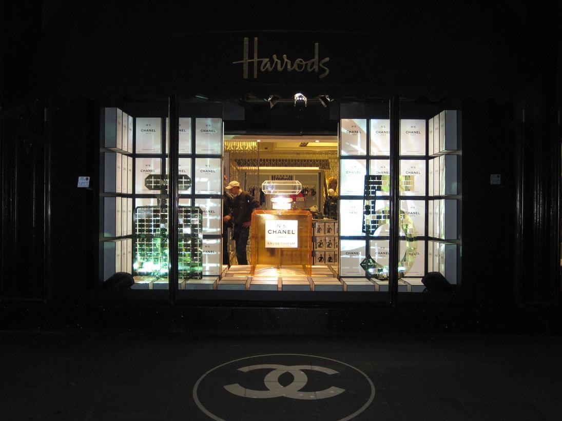 Acrylic-Window-Display-Models-4